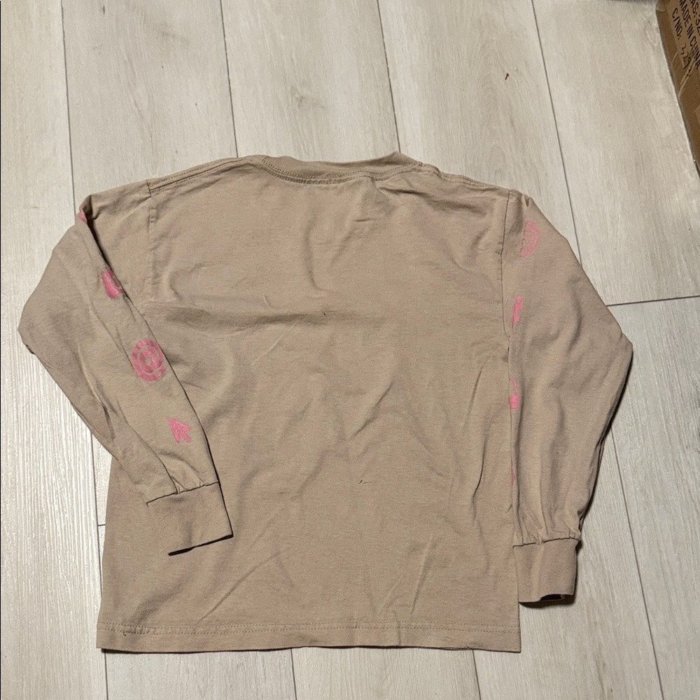 Kid’s Neutral Tan Long Sleeve Tee with Pink Sleeve Accents size S - Picture 5 of 6
